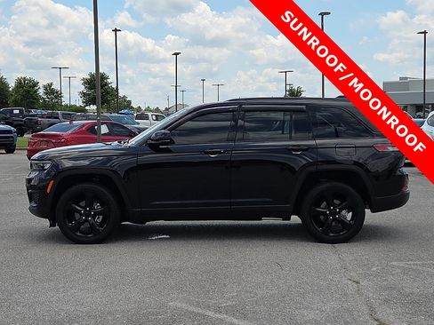 Used 2024 Jeep Grand Cherokee Altitude AWD/4WD image 3