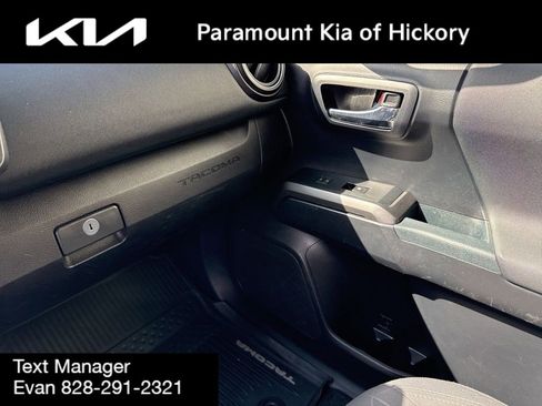 Used 2018 Toyota Tacoma TRD Sport w/ Technology Package image 26