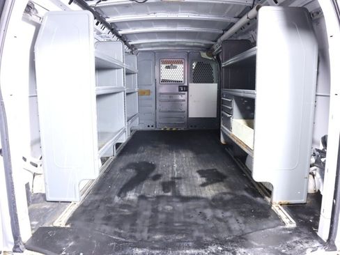 Used 2014 Chevrolet Express 2500 Extended RWD image 24