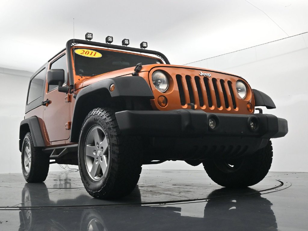 Used 2011 Jeep Wrangler Rubicon w/ Dual Top Group AWD/4WD image 29