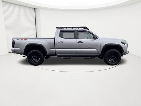 Used 2020 Toyota Tacoma TRD Off-Road image 6