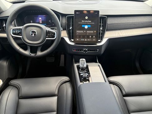 New 2026 Volvo XC90 B5 Ultra w/ Protection Package Premier image 10