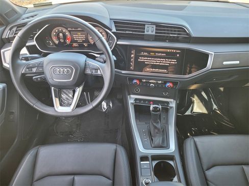 Used 2021 Audi Q3 2.0T Premium Plus w/ Premium Plus Package image 11