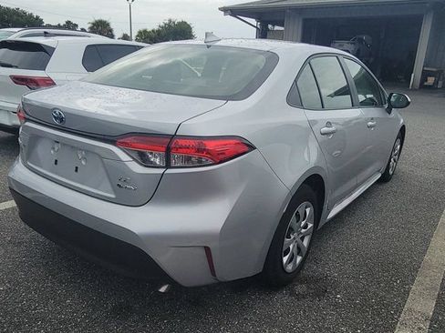 Used 2025 Toyota Corolla LE w/ Convenience Package FWD image 6