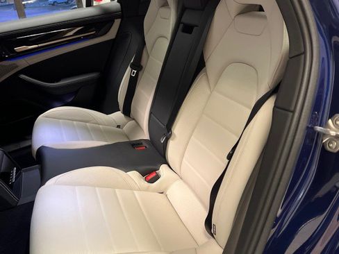 Used 2024 Porsche Panamera 4 image 11