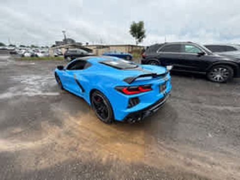 Used 2021 Chevrolet Corvette Stingray Premium Cpe w/ Z51 Performance Package RWD image 3