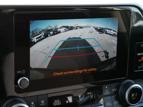 Certified 2024 Toyota Highlander LE image 31