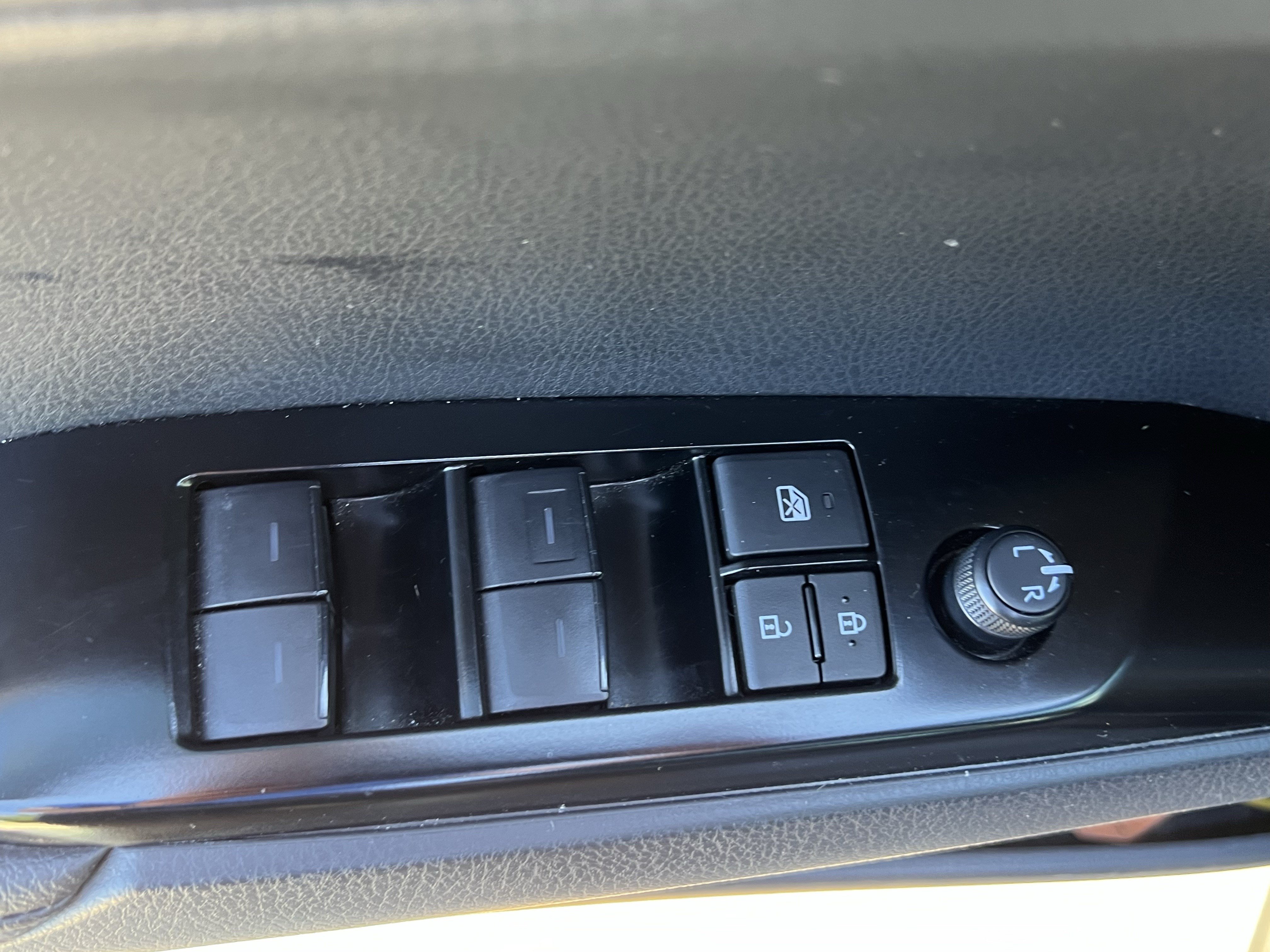Used 2025 Toyota Camry XSE FWD image 15