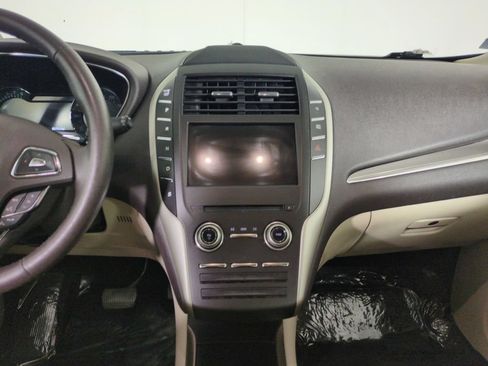 Used 2017 Lincoln MKC Premiere FWD image 19