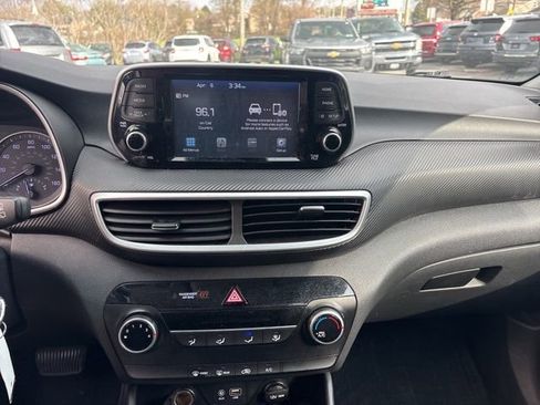 Used 2019 Hyundai Tucson SE image 16