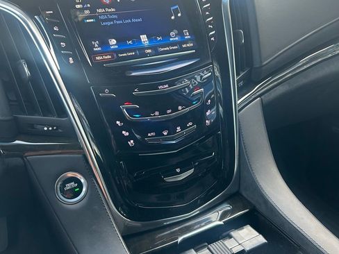 Used 2018 Cadillac Escalade Platinum image 13