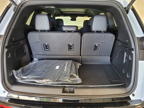 New 2026 GMC Acadia Denali w/ Super Cruise Package image 15