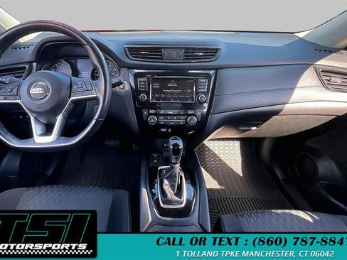 Used 2019 Nissan Rogue SV w/ Premium Package AWD/4WD image 16