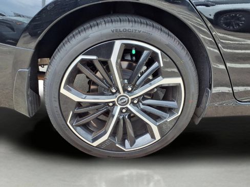 Used 2024 Nissan Altima 2.5 SR FWD image 9