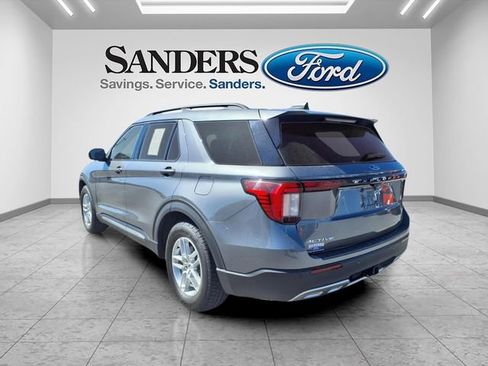 Used 2025 Ford Explorer Active w/ Active Comfort Package RWD image 4