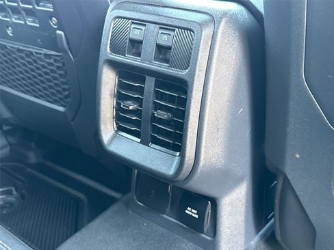 Used 2025 Ford Bronco Badlands image 20