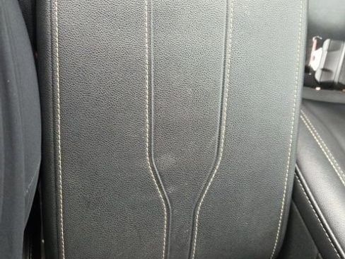 Used 2023 Chevrolet Traverse LT image 40