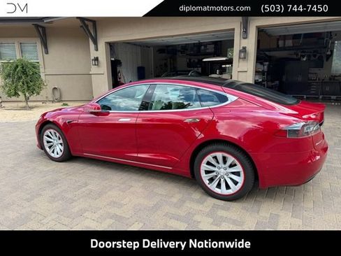 Used 2018 Tesla Model S 75D AWD/4WD image 2
