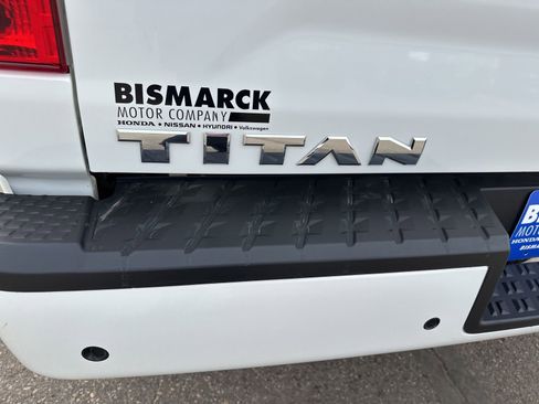 Used 2021 Nissan Titan SV w/ SV Convenience Package image 7