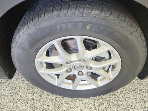 Used 2023 Chrysler Pacifica Touring-L FWD image 31