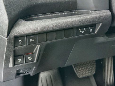 Certified 2025 Toyota Sienna Limited FWD image 16