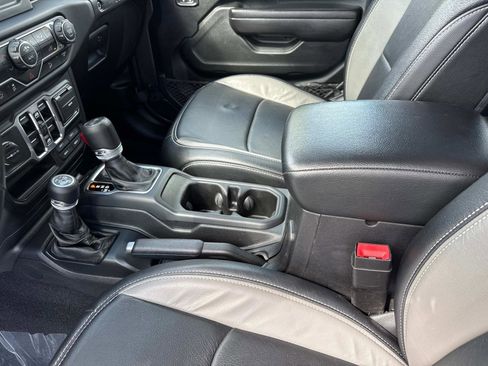 Used 2021 Jeep Wrangler Unlimited Sport image 14