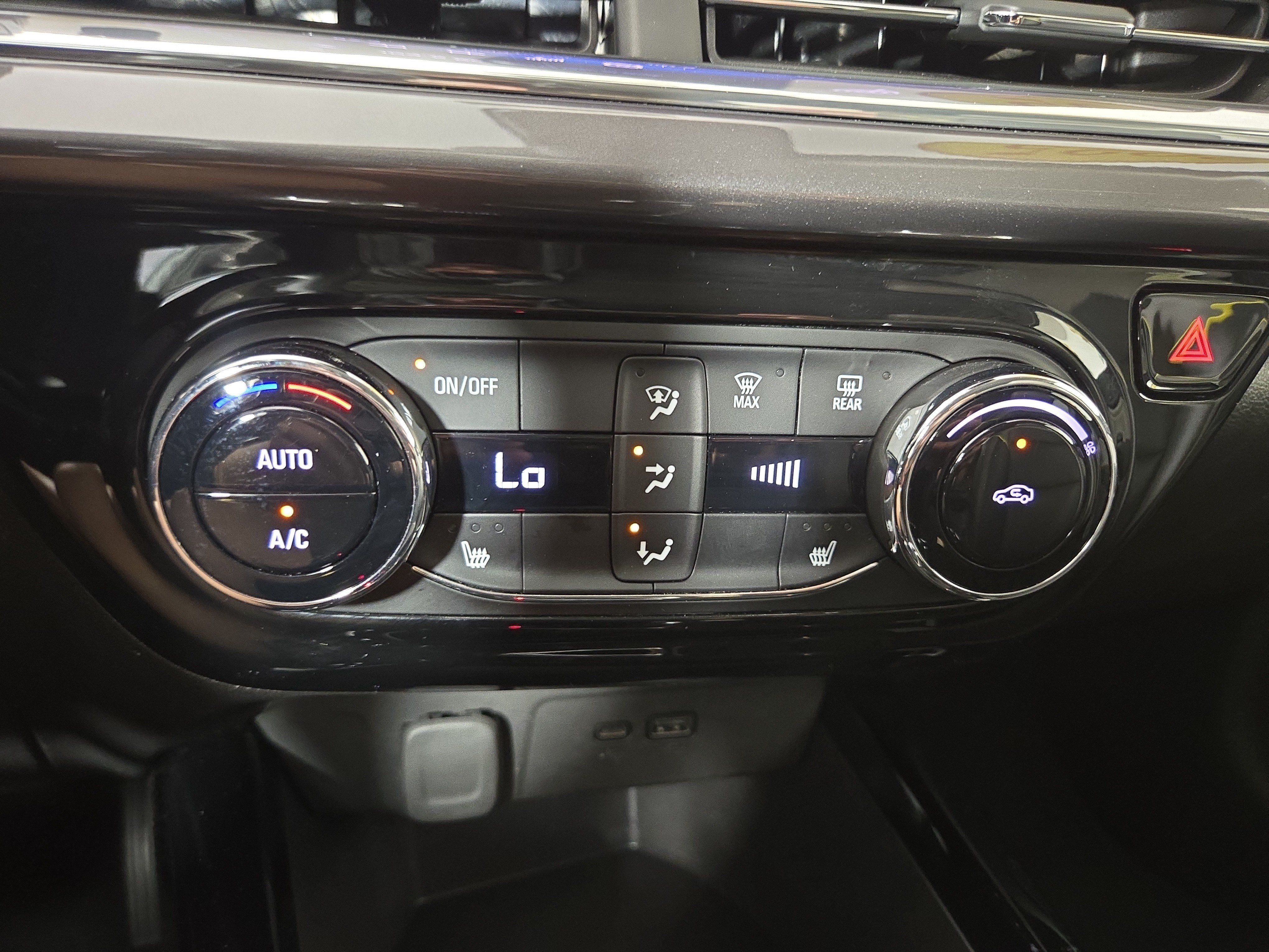 Used 2025 Chevrolet Trax ACTIV w/ Driver Confidence Package FWD image 25