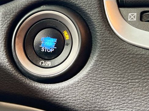 Used 2019 Dodge Durango SXT image 24