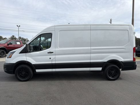Used 2023 Ford Transit 250 Base image 18
