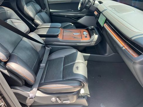 New 2026 Lincoln Navigator Black Label AWD/4WD image 15