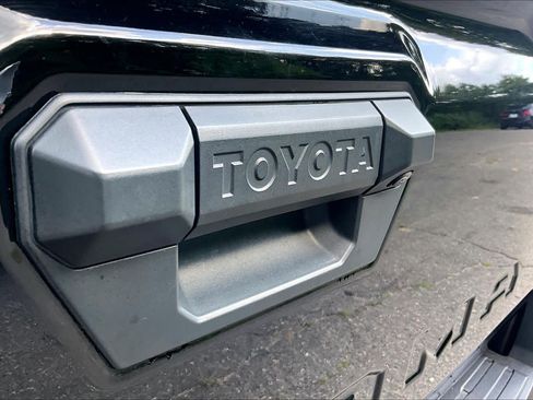 Certified 2025 Toyota Tacoma SR5 AWD/4WD image 29