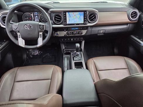 Used 2021 Toyota Tacoma Limited RWD image 13
