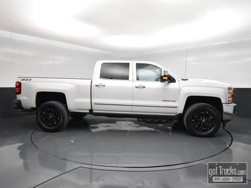 Used 2018 Chevrolet Silverado 2500 LTZ w/ Duramax Plus Package AWD/4WD image 47