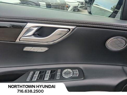 Used 2025 Genesis GV80 2.5T Standard AWD/4WD image 34