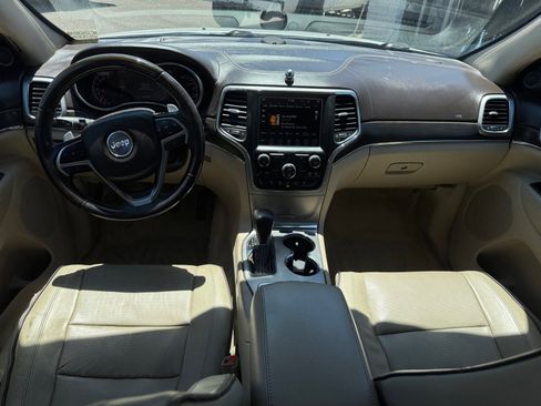 Used 2018 Jeep Grand Cherokee Overland AWD/4WD image 34