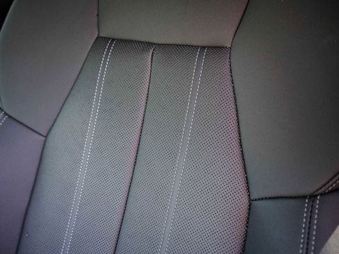 Used 2025 Audi Q5 Premium Plus w/ Premium Plus image 11