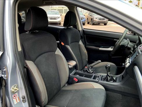 Used 2017 Subaru Crosstrek 2.0i Premium image 7