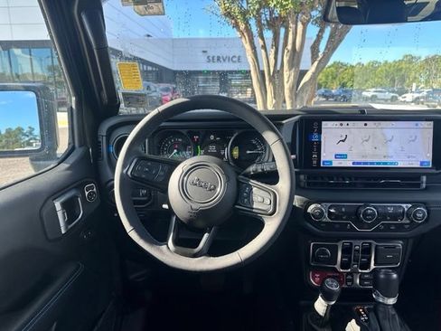 Used 2024 Jeep Wrangler Unlimited Rubicon 4xe AWD/4WD image 20
