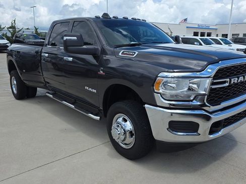 Used 2024 RAM 3500 Tradesman w/ Chrome Appearance Group AWD/4WD image 7