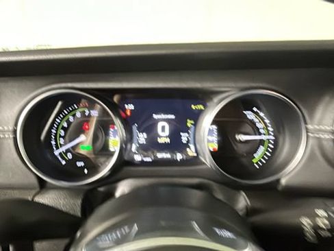 Used 2023 Jeep Wrangler Unlimited Sahara w/ Cold Weather Group AWD/4WD image 16