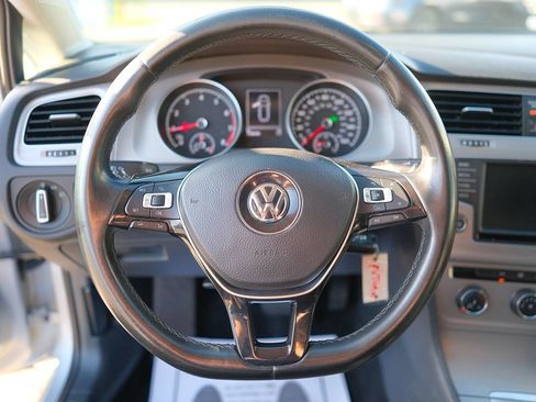 Used 2016 Volkswagen Golf SE FWD image 16