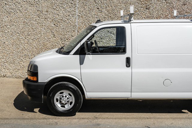 Used 2020 Chevrolet Express 3500 w/ Driver Convenience Package RWD image 11