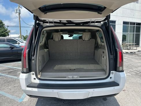 Used 2020 Cadillac Escalade ESV Luxury AWD/4WD image 7
