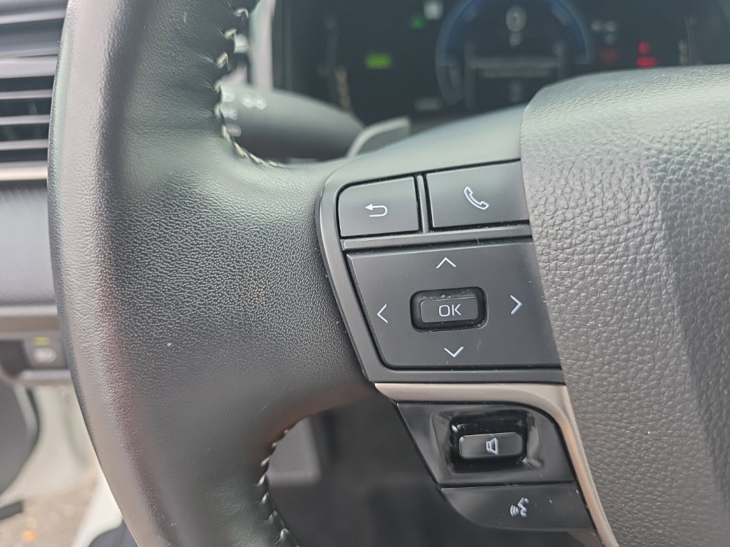 Certified 2025 Toyota Camry SE FWD image 17