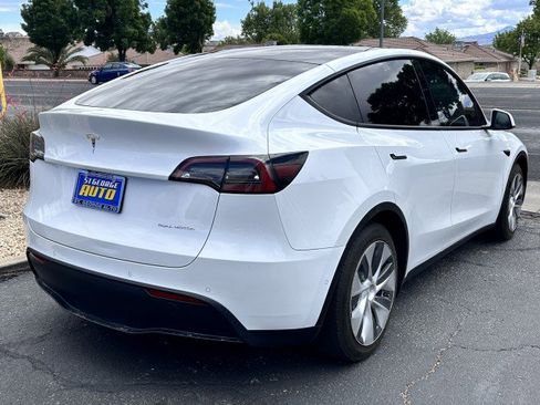Used 2022 Tesla Model Y Long Range image 3