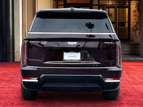 New 2026 Cadillac Escalade IQL Luxury w/ LPO, Floor Liner Package AWD/4WD image 5