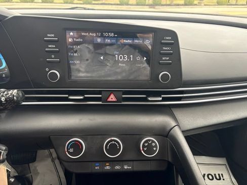 Used 2026 Hyundai Elantra SE FWD image 14