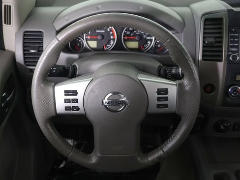 Used 2014 Nissan Frontier SL w/ SL Moonroof Package AWD/4WD image 37