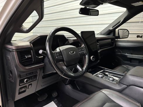 Used 2022 Ford Expedition Max Limited image 12