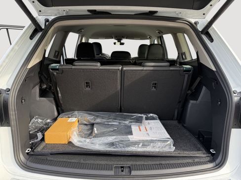 New 2026 Volkswagen Atlas SE image 11